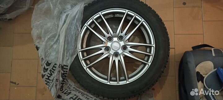 Комплект зимних колес r17 Toyota