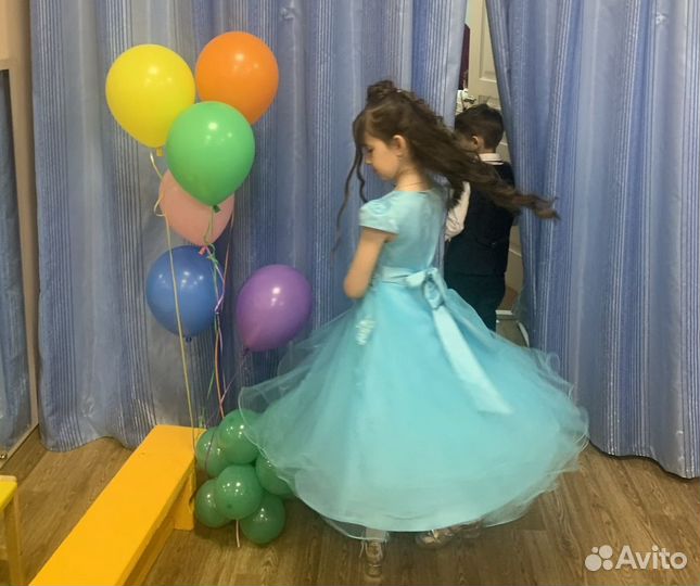 Нарядное платье для девочки 122 128