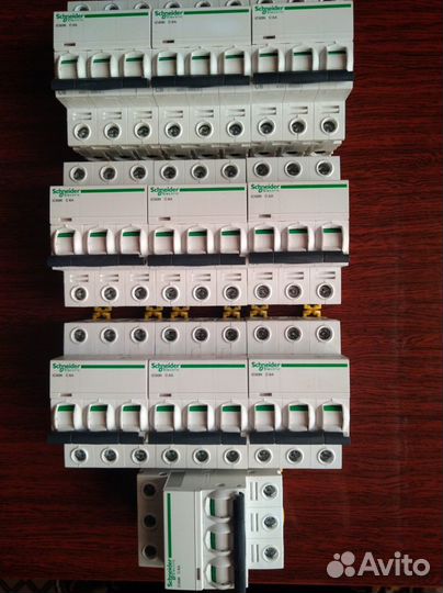 Автоматический выключатель Schneider Electric