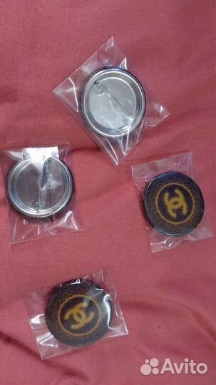 Значки,наклейки