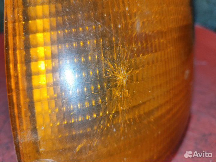 Поворотник передний левый Volkswagen Passat B3