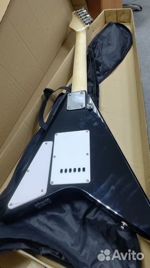 Электрогитара Arrow стрела новая чехол в комплекте