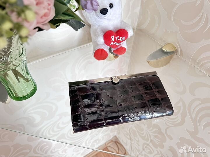 Отдам бесплатно кошелек женский