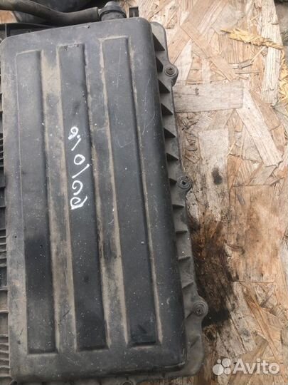 Корпус воздушного фильтра Volkswagen Polo 2011