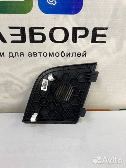 Крышка динамика на торпедо левая Hyundai Santa Fe