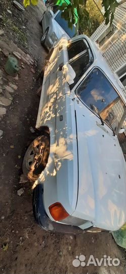 ГАЗ 3110 Волга 2.4 МТ, 2000, 300 000 км