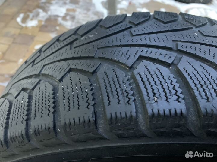 Nokian Tyres Hakkapeliitta RSi 215/55 R16 97R