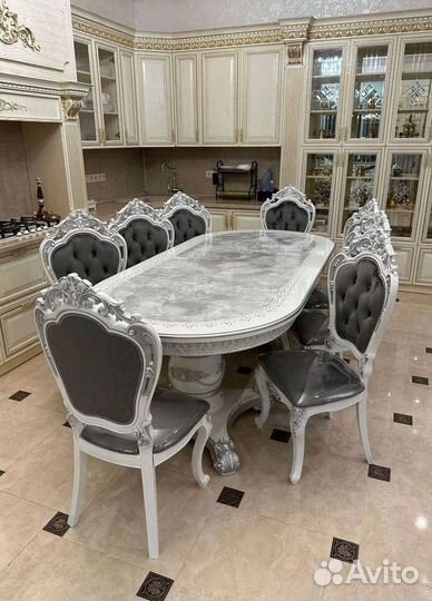 Комплект стол и стулья