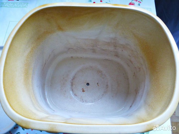 Горшок цветочный- кашпо