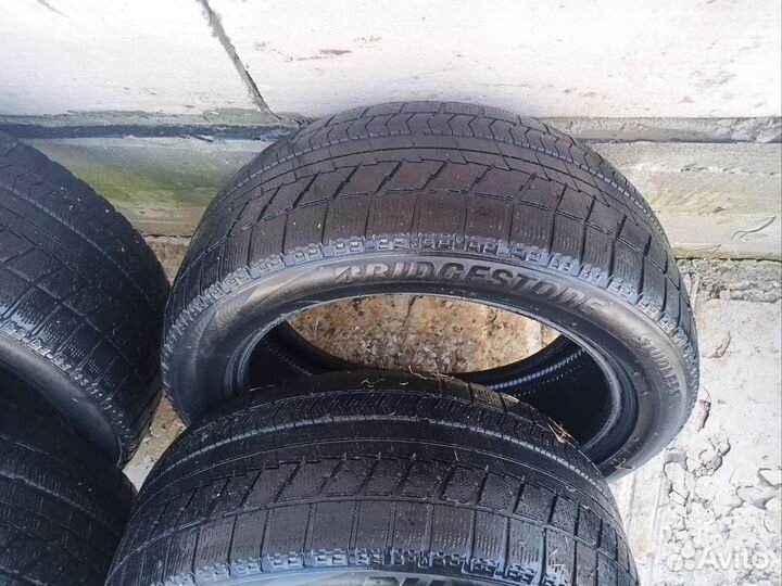 Bridgestone Blizzak VRX 225/50 R17 94S