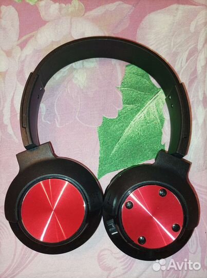 Беспроводные наушники складные новые