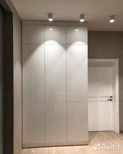 Распашной шкаф на заказ. Фабрика