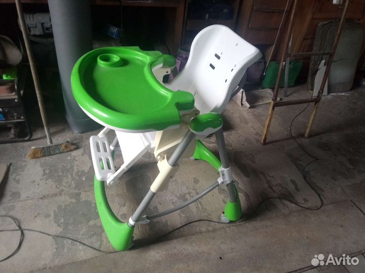 Столик для кормления ребенка