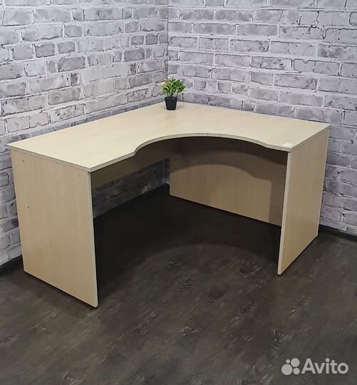 Стол для дома и офиса