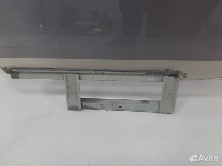 Стекло двери задней правой Toyota Land Cruiser J80