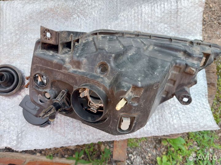 Фара правая renault Logan 2010/LADA Largus