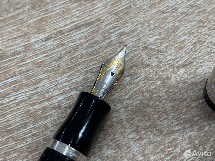 Перьевая ручка Montegrappa Cosmopolitan Batik