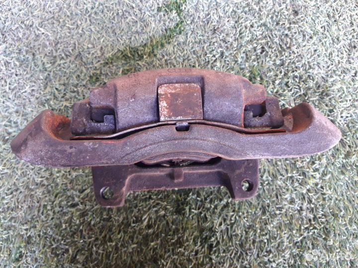 Суппорт тормозной передний левый Audi A6 C6 3.2