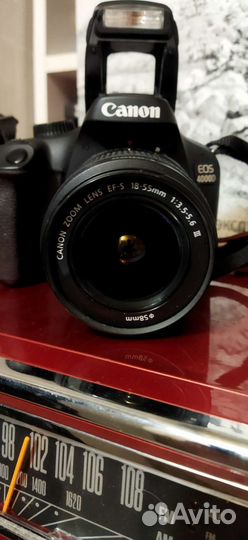 Зеркальный фотоаппарат Canon 4000D