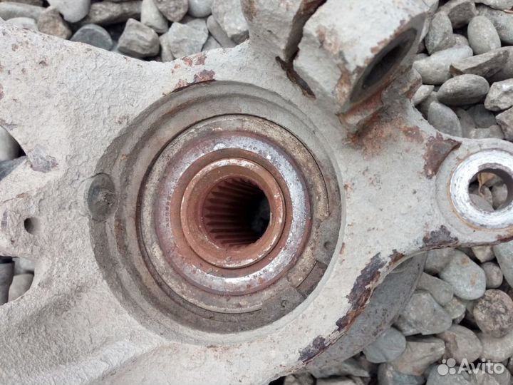 Цапфа Mitsubishi Lancer 9 передняя правая