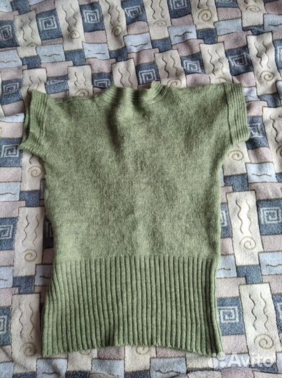 Свитер женский короткий