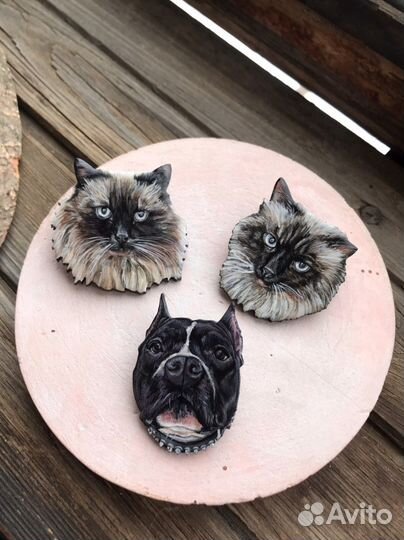 Деревянные броши и значки ручной работы на заказ