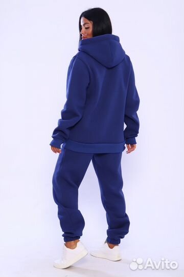 Новый костюм женский теплый р. 44