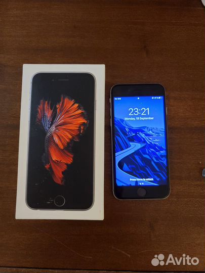Телефон iPhone 6s 64г