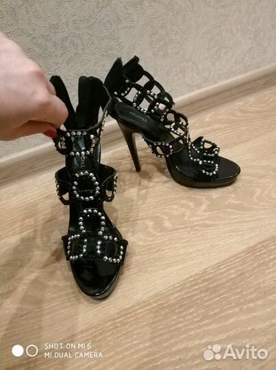 Босоножки