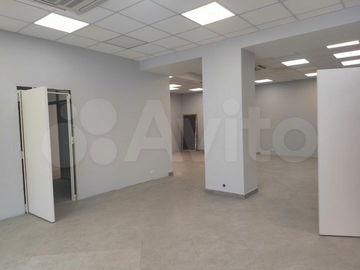 Сдам торговое помещение, 200 м²