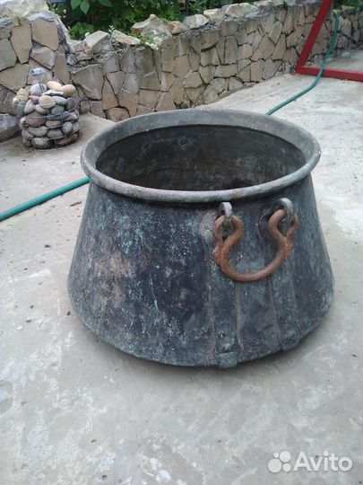 Большой медный казан