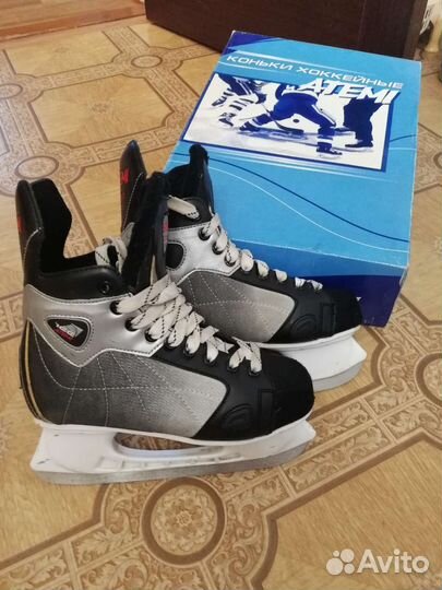 Коньки хоккейные