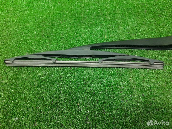 Дворник задней двери nissan note E11 HR15DE 2011