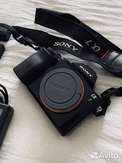 Sony alpha 7 body с 3мя батареями и зарядкой