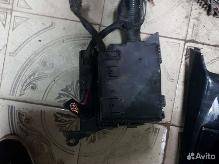 Блок предохранителей Mitsubishi Lancer 9 1.6 4G18