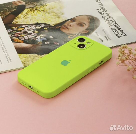 Чехол на iPhone 13