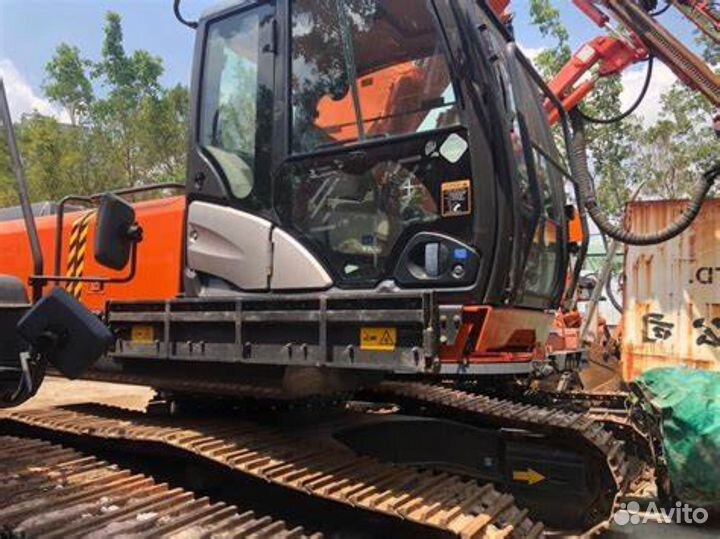 Стекло лобовое Хитачи zx250lcn