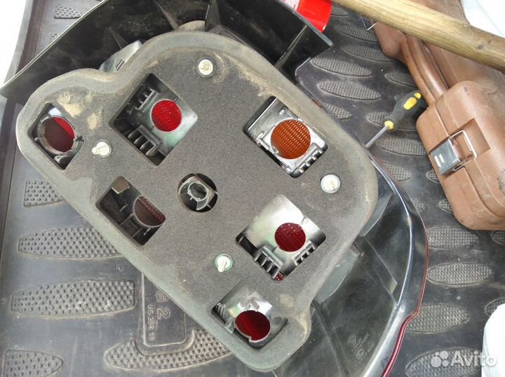 Задняя левая фара BMW e39 Hella