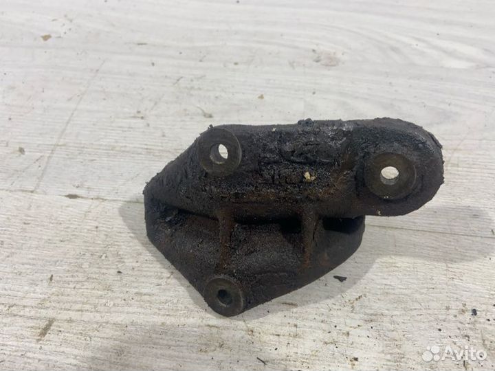 Кронштейн двигателя Ford Focus 1 (98-05) седан