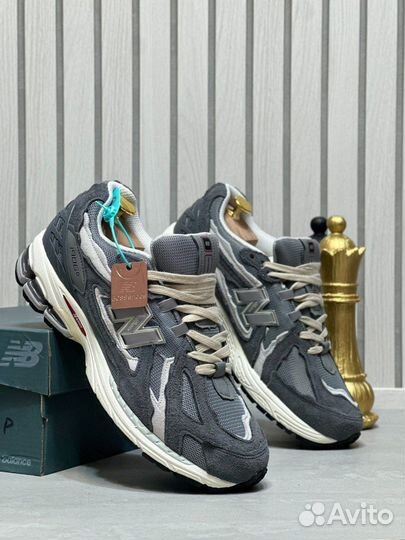 Кроссовки мужские New Balance 2002 r