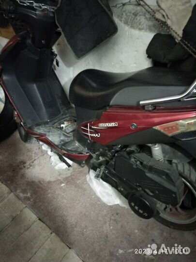 Скутер китаец 150л/с обкатку 300км прошел