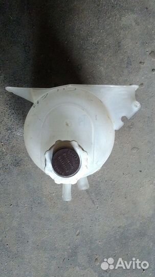 Расширительный бачок на renault