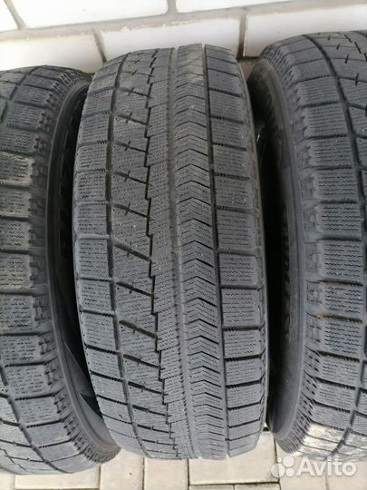 Bridgestone Blizzak VRX 215/65 R16