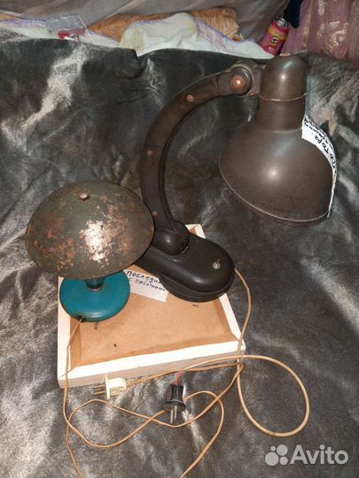 2 старые лампы типа чекист составили 1 грибок