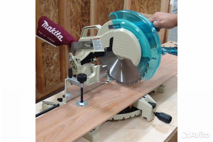 Торцовочная пила Makita LS1221