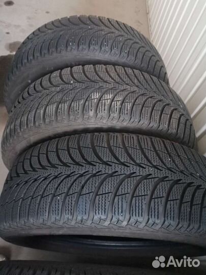 Goodyear UltraGrip Ice 205/60 R16 92T