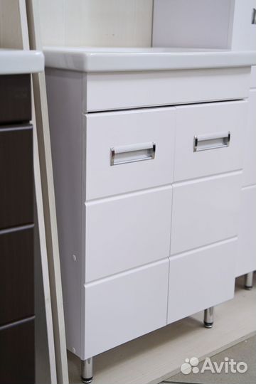 Тумба с раковиной в наличии