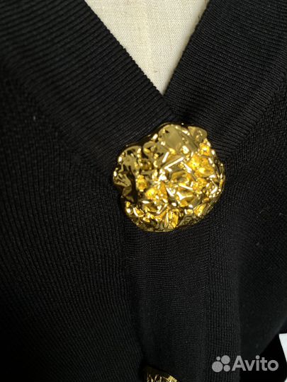 Кардиганы с золотыми пуговицами