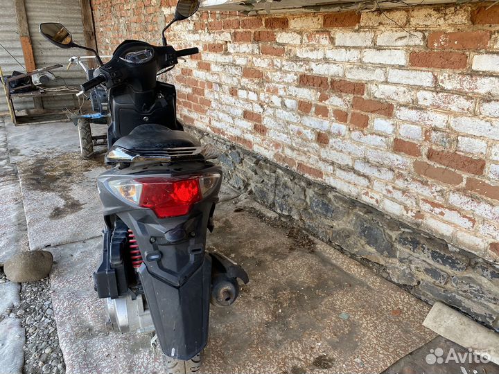 Скутер SYM AD12W1-6 (JET 4)