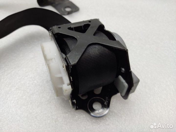 Ремень безопасности задний Audi A8 D4 ctga 2017